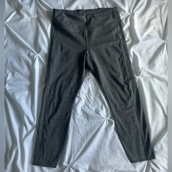 Athleta Ultimate Stash 7/8 Tights Leggings - Picture 4 of 4